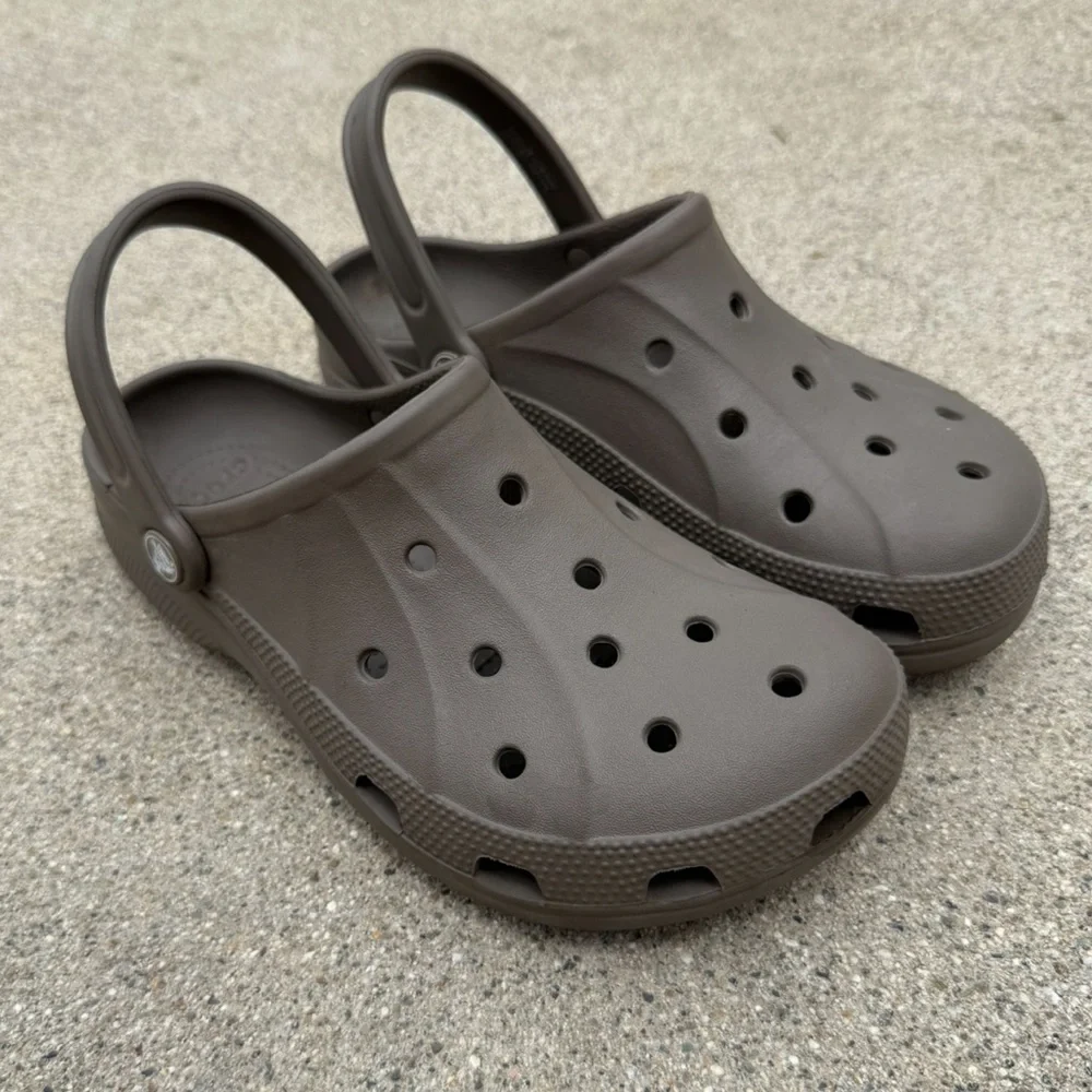 Crocs women’s clogs taupe size 9 preloved summer park beach pool vacation casual - Picture 5 of 5